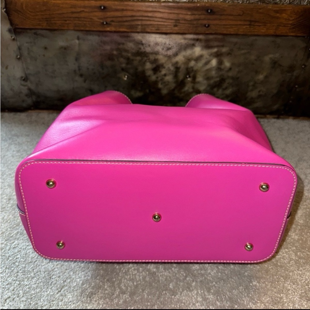 Dooney & Bourke Wexford Brenna in Magenta with strap - Picture 3 of 12